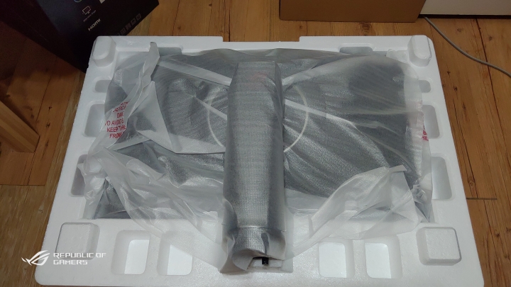 ROG XG27VQ 144hz 螢幕(簡單開箱)