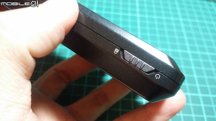 Garmin nuvi 255w 電池更換DIY,觸控螢幕失效故障排除