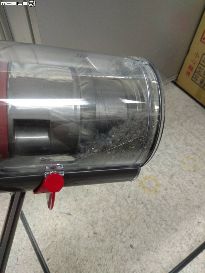 《Dyson V11™無線吸塵器》試用心得(總算打完了)