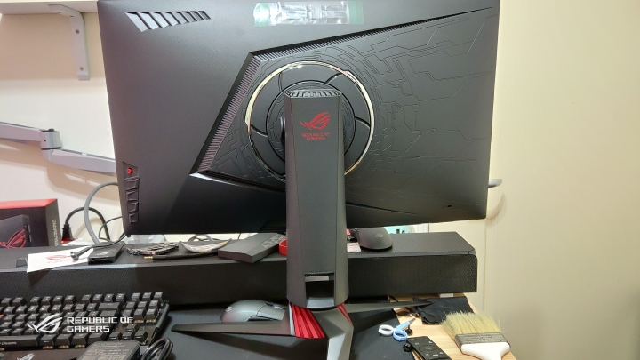 ROG XG27VQ 144hz 螢幕（簡單開箱）