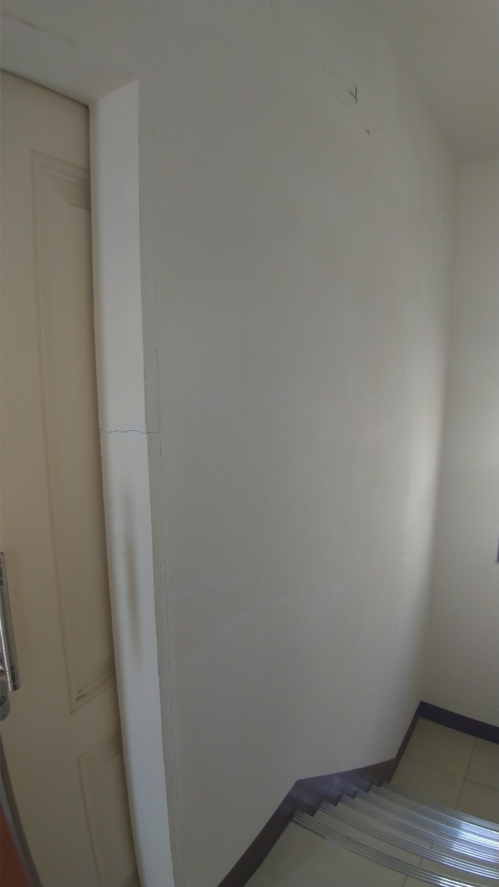 房屋裂痕..............