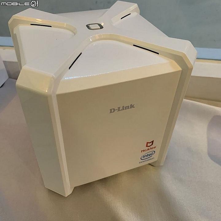 D-LINK-33 友訊 + McAfee 打造高規防禦Mesh上網路由環境體驗會分享