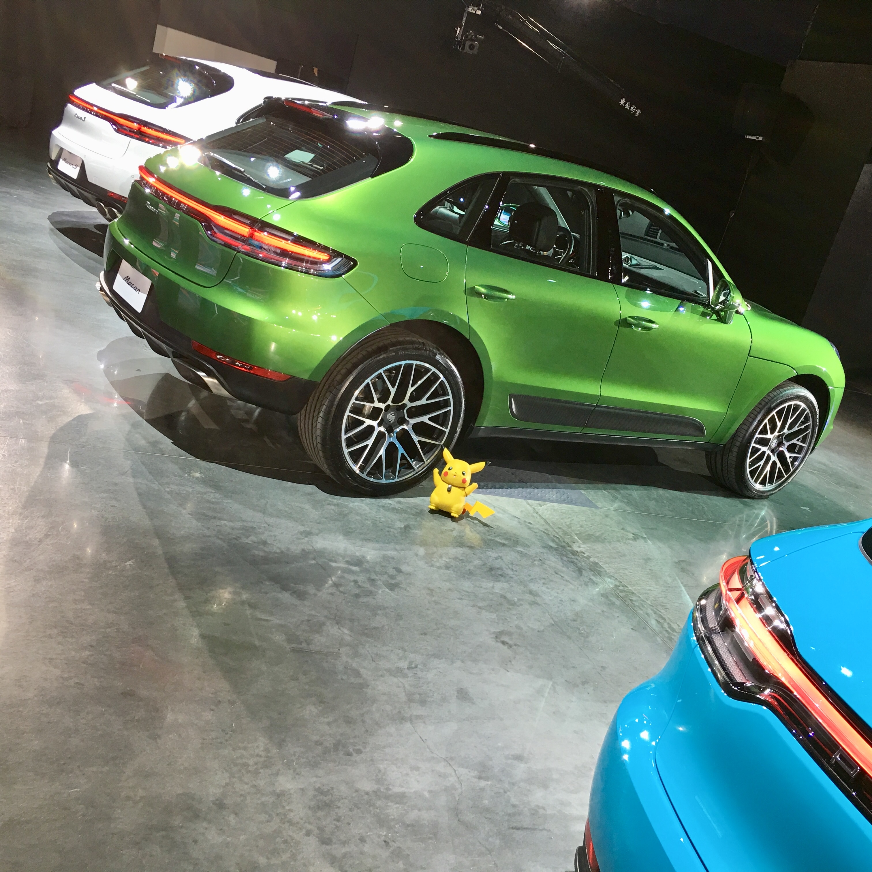 跟神探皮皮來去 南港展覽2館瞧瞧 Porsche 小改款 Macan 全民體驗趣