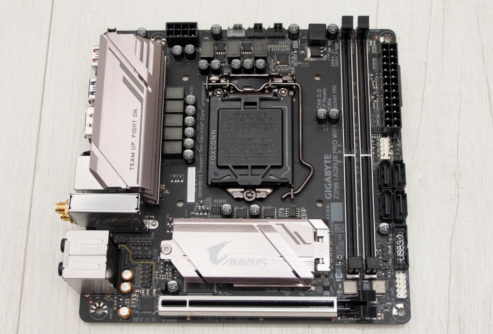 水冷小鋼炮 Gigabyte Z390 I AORUS PRO WIFI 組裝開箱