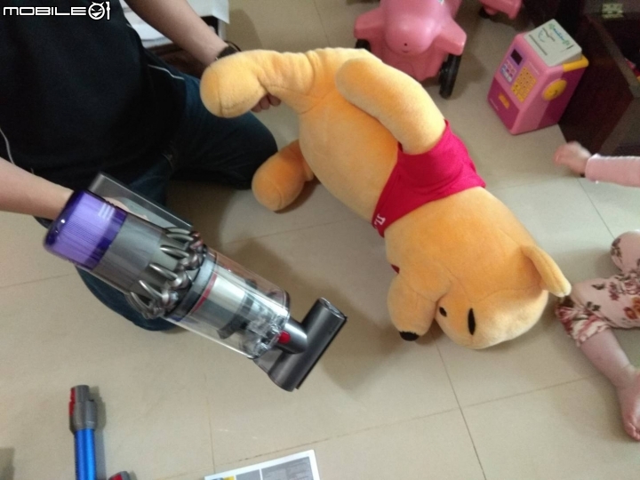 《Dyson V11™無線吸塵器》試用心得(總算打完了)