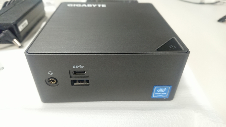 Gigabyte BRIX s開箱(GB-BLPD-5005 BWTW)