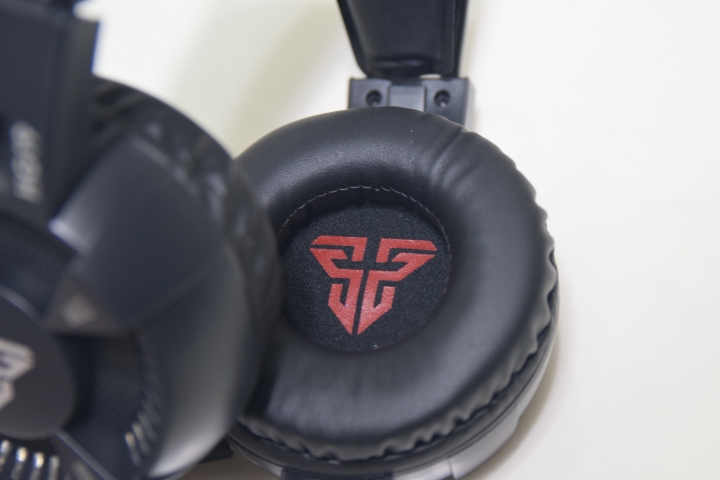 開箱▌HG19 - RGB光圈耳罩式電競耳機 平價 酷炫