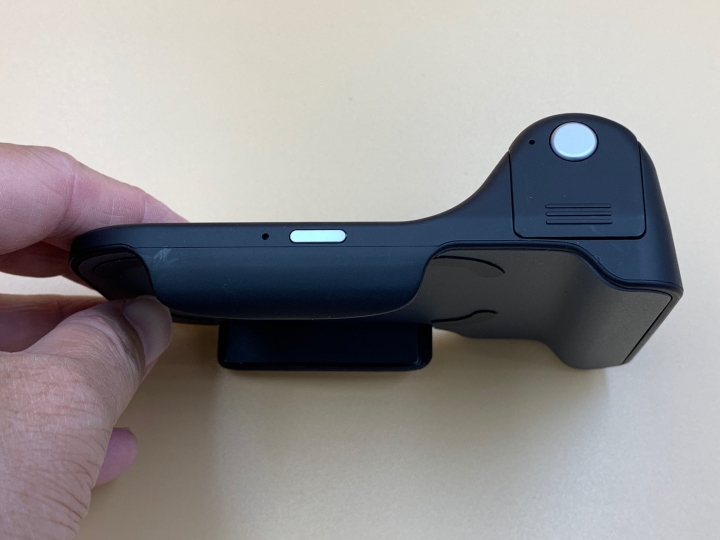 很有邏輯的拍攝兵器 - Adonit PhotoGrip Qi 無線充電藍牙攝影握把