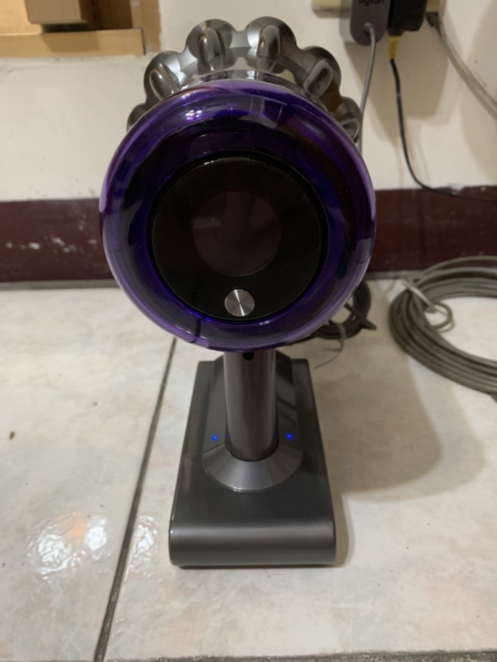 《Dyson V11™無線吸塵器》試用心得【Dyson讓我改變清潔習慣,效率大幅提升,徹底翻轉我的居家生活!】
