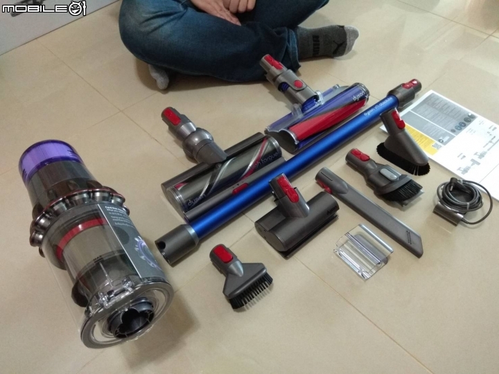 《Dyson V11™無線吸塵器》試用心得(總算打完了)