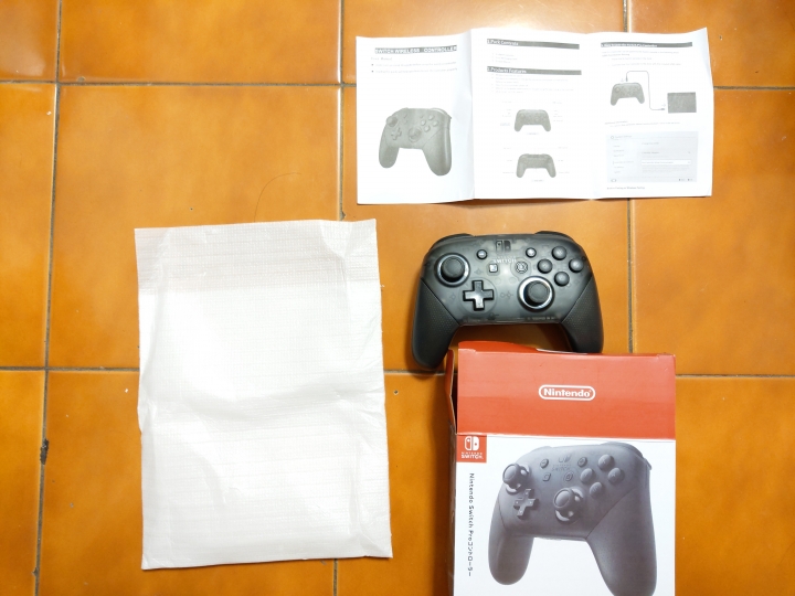 疑似買到Switch Pro手把的高仿品