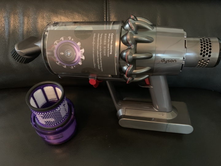 《Dyson V11™無線吸塵器》試用心得【Dyson讓我改變清潔習慣,效率大幅提升,徹底翻轉我的居家生活!】