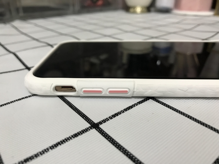 iPhone XS MAX十款保護殼評比 詳細心得