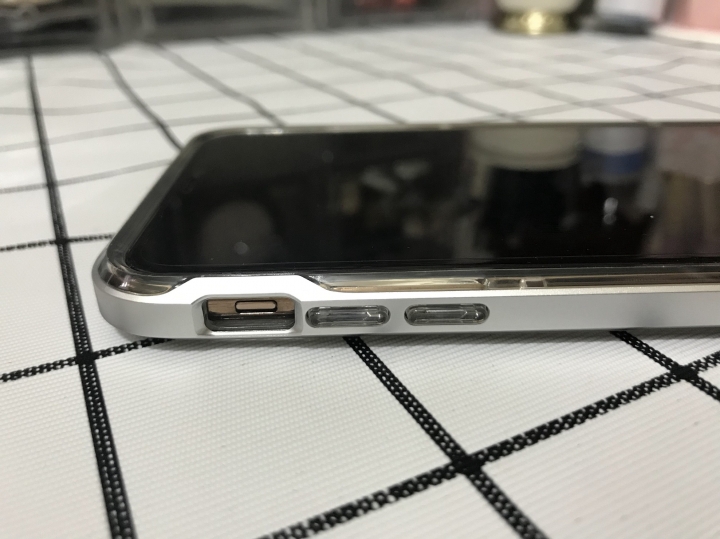 iPhone XS MAX十款保護殼評比 詳細心得