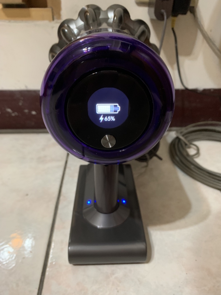 《Dyson V11™無線吸塵器》試用心得【Dyson讓我改變清潔習慣,效率大幅提升,徹底翻轉我的居家生活!】
