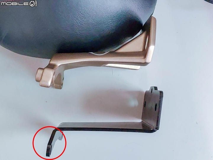 【開箱】 Racing S 原廠精品後靠墊