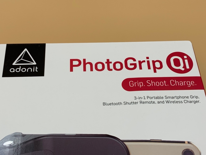 很有邏輯的拍攝兵器 - Adonit PhotoGrip Qi 無線充電藍牙攝影握把