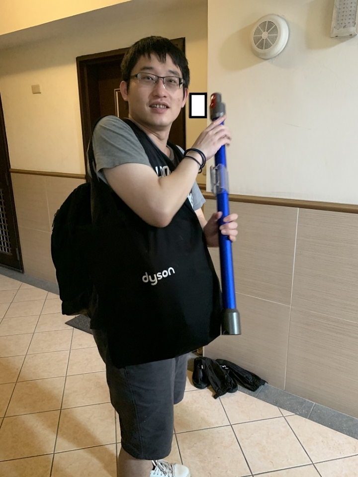 【開箱】Dyson V11 出任務(我召喚你回來,重生吧塵蟎,我還你原形)