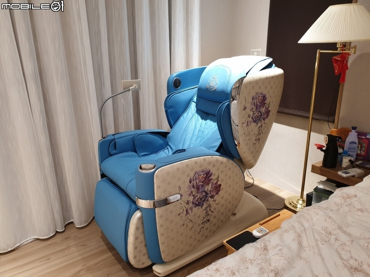 曬一曬我的母親節禮物:OSIM四手天王按摩椅讓你舒服真的不是蓋的!