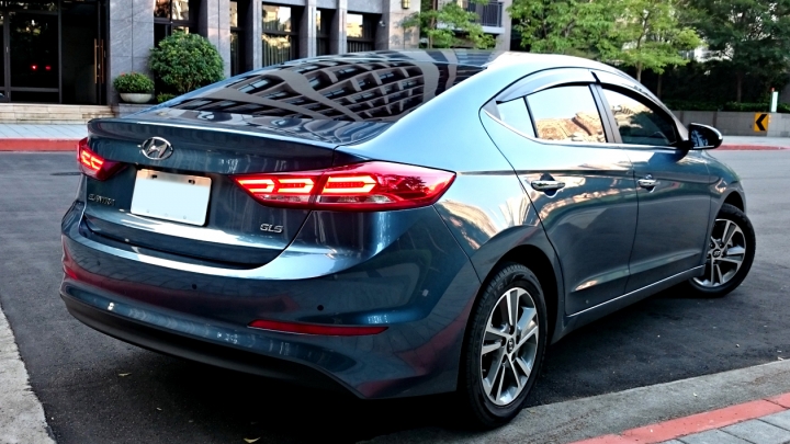 迎新Elantra(1.6 NA)送舊LIATA..首次發開箱文..圖少(這兩台車應該也沒人想看)..文長..很長..請慎入..