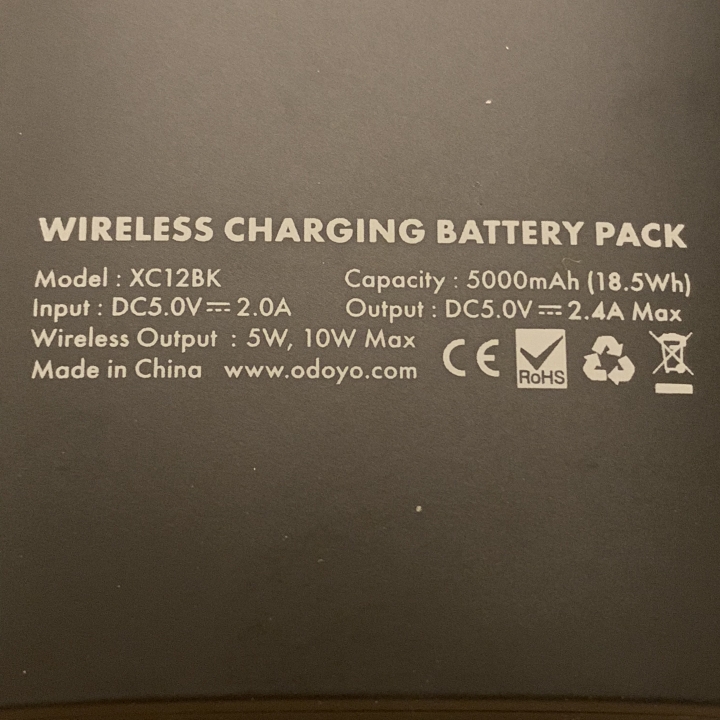 ⟨開箱⟩有電才敢大聲-ODOYO 二合一可攜式Qi無線快充充電盤行動電源