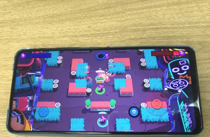 入手自拍神機 Zenfone 6 (開箱)