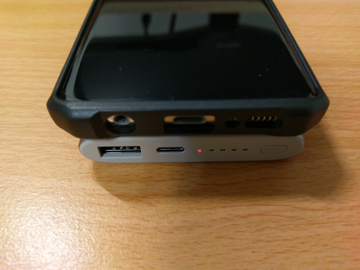 S10+無線閃充行動電源開箱~(含UAG手機殼測試)