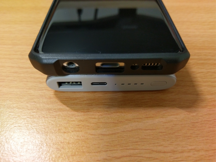 S10+無線閃充行動電源開箱~(含UAG手機殼測試)