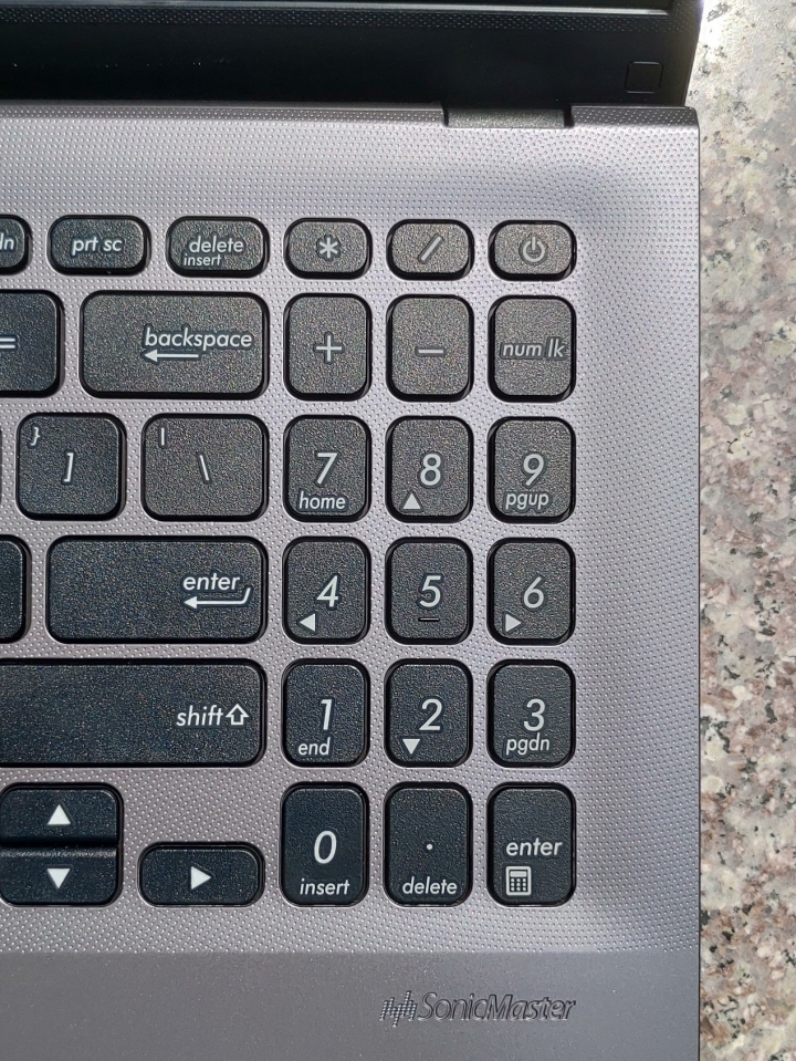 平價大螢幕窄邊框平價筆電 ASUS Vivobook 15 X512星空灰開箱