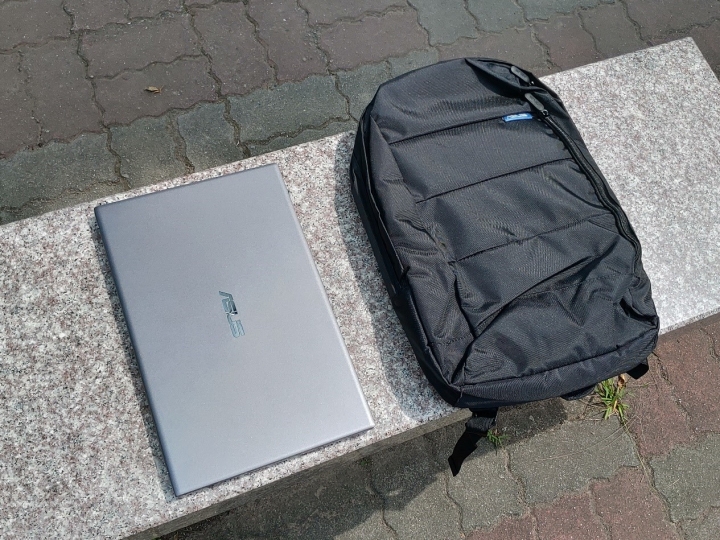 平價大螢幕窄邊框平價筆電 ASUS Vivobook 15 X512星空灰開箱