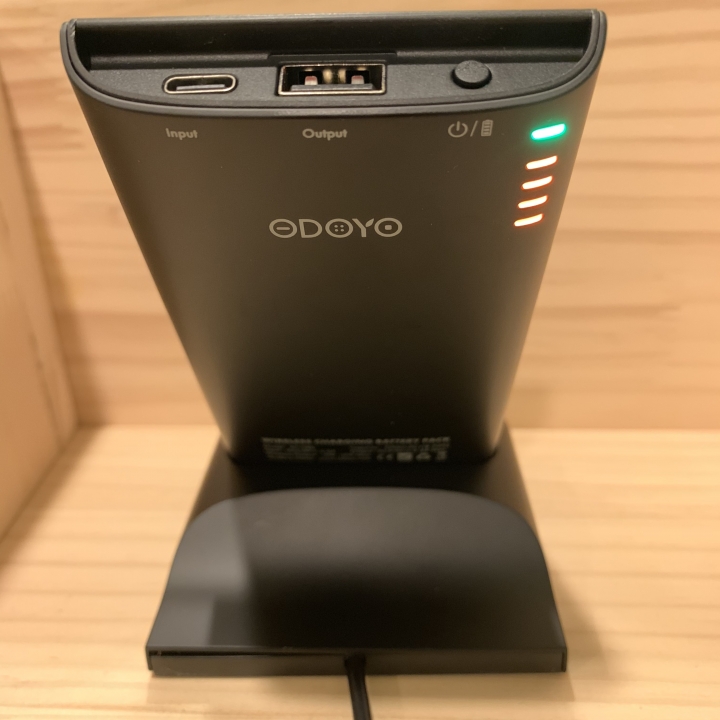 ⟨開箱⟩有電才敢大聲-ODOYO 二合一可攜式Qi無線快充充電盤行動電源