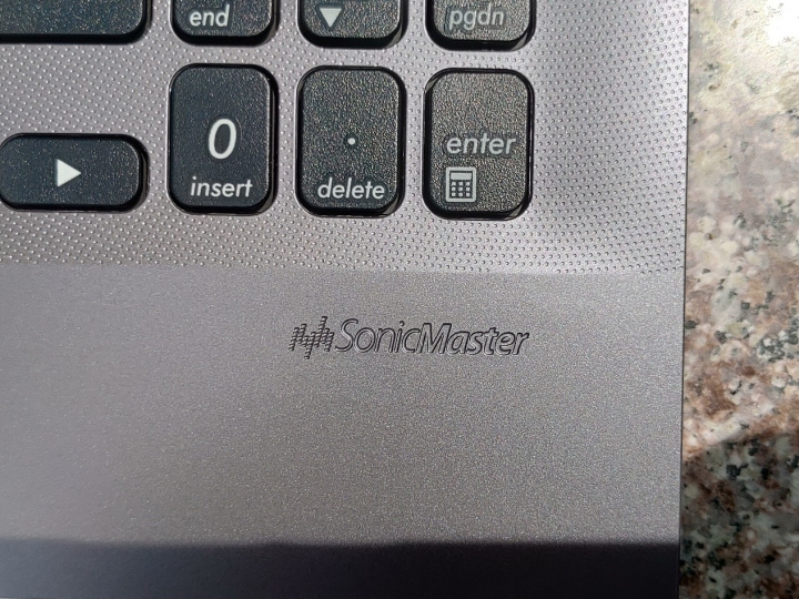平價大螢幕窄邊框平價筆電 ASUS Vivobook 15 X512星空灰開箱