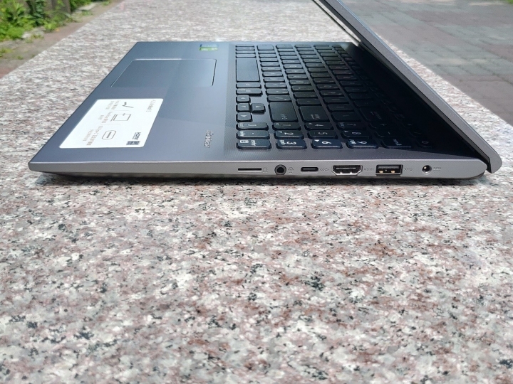 平價大螢幕窄邊框平價筆電 ASUS Vivobook 15 X512星空灰開箱