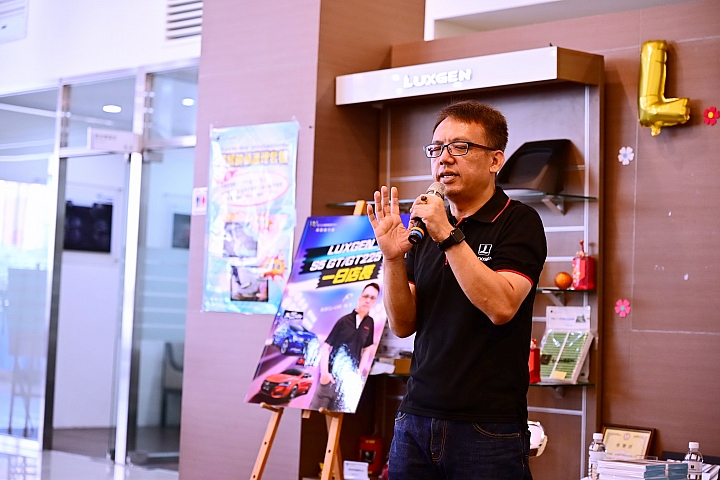 U-Car執行長Bob Chen擔任博愛生活館一日店長,我給評分:A++!