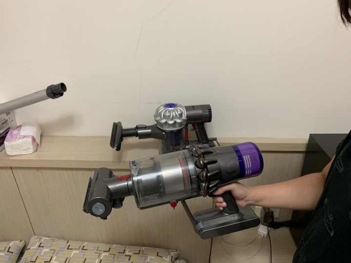 【開箱】Dyson V11 出任務(我召喚你回來,重生吧塵蟎,我還你原形)