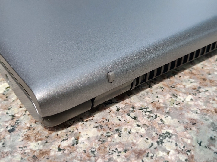 平價大螢幕窄邊框平價筆電 ASUS Vivobook 15 X512星空灰開箱