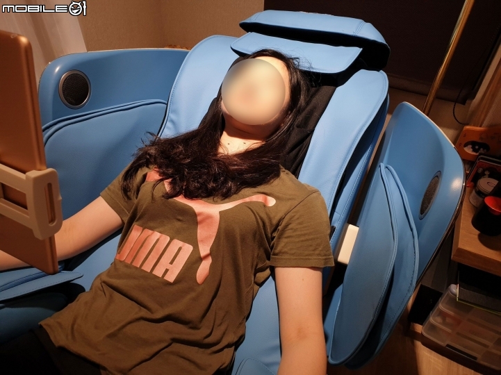 曬一曬我的母親節禮物:OSIM四手天王按摩椅讓你舒服真的不是蓋的!