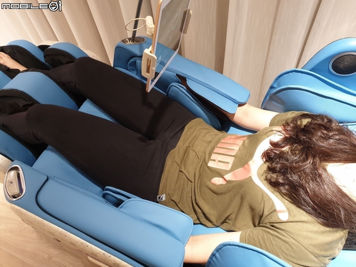曬一曬我的母親節禮物:OSIM四手天王按摩椅讓你舒服真的不是蓋的!