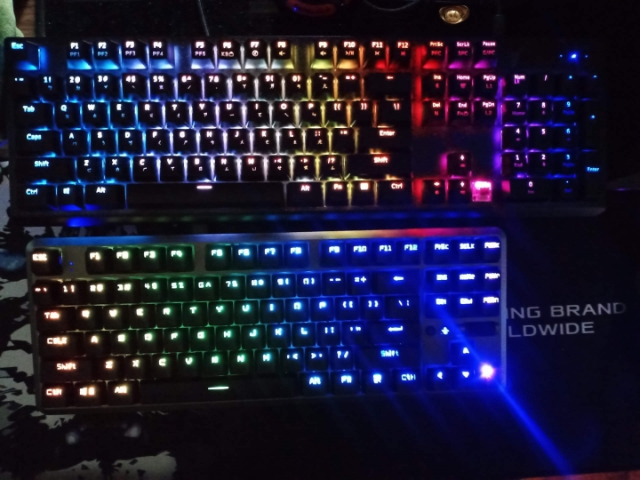 赤度CIDOOO CD702S 80% RGB 稜鏡軸鍵盤開箱