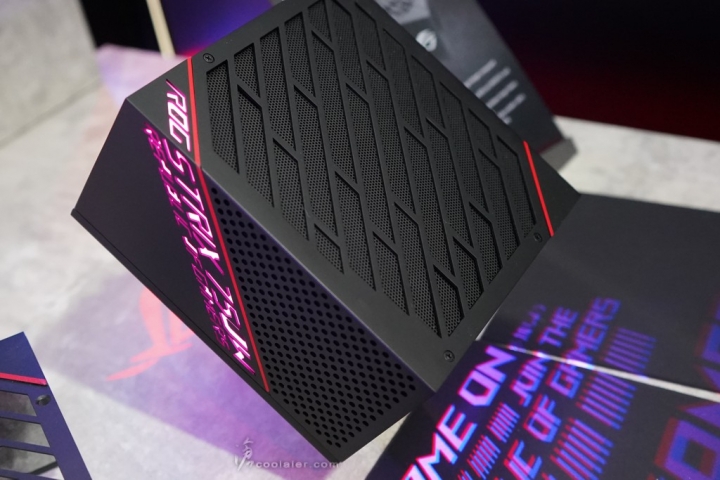ASUS 發布 ROG STRIX 750W / 650W GOLD 電源