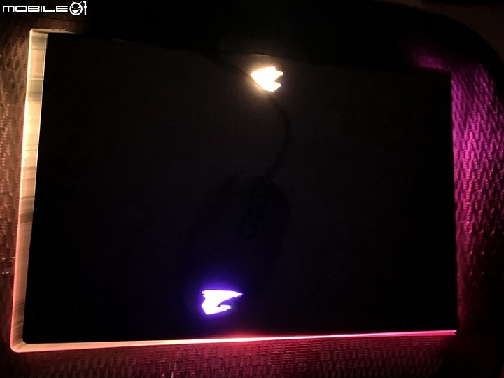 輕量化高 dpi 技嘉 AORUS M2 小滑鼠開箱
