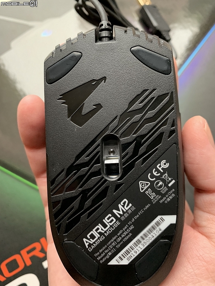 輕量化高 dpi 技嘉 AORUS M2 小滑鼠開箱