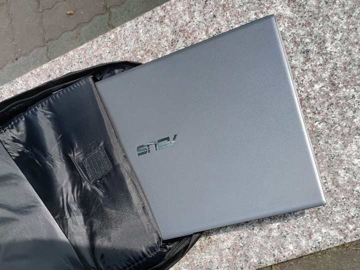 平價大螢幕窄邊框平價筆電 ASUS Vivobook 15 X512星空灰開箱