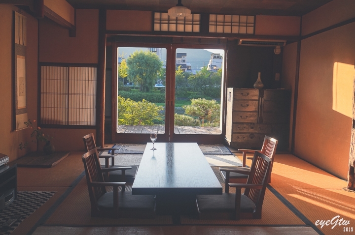 日本京都|AOI KYOTO STAY|鴨川邸 |夏季的午後凝結在町屋的空氣裡