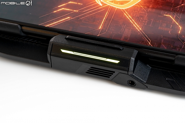 王者風範!ASUS ROG Phone II大全套開箱、初步效能測試