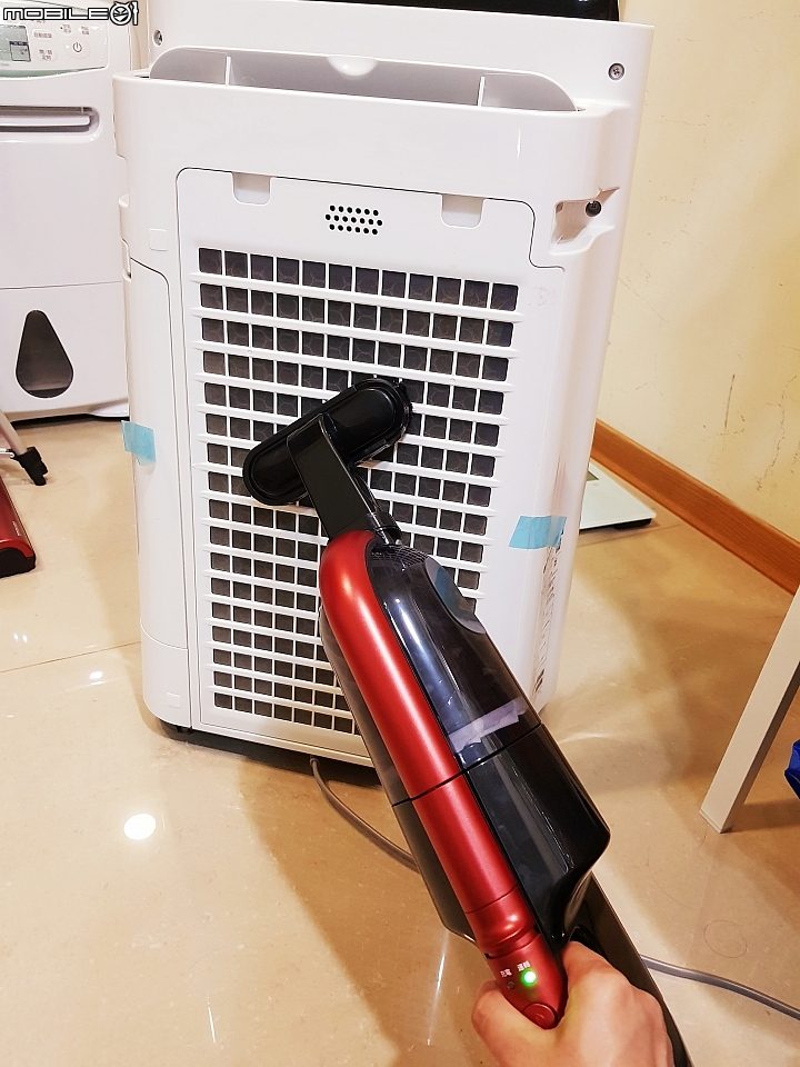 開箱東芝 VC-WL100APT直立手持兩用無線吸塵器