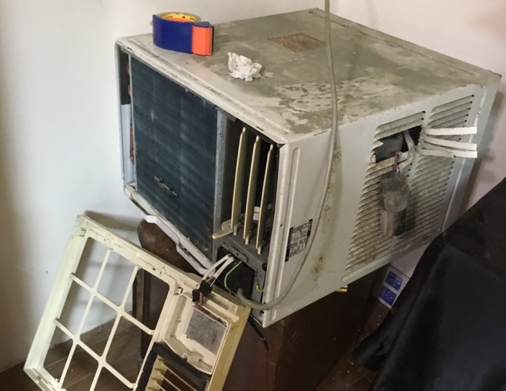 窗型冷氣不冷只有送風,DIY壓縮機啟動電容