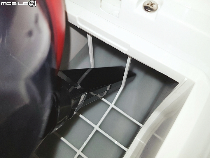 開箱東芝 VC-WL100APT直立手持兩用無線吸塵器