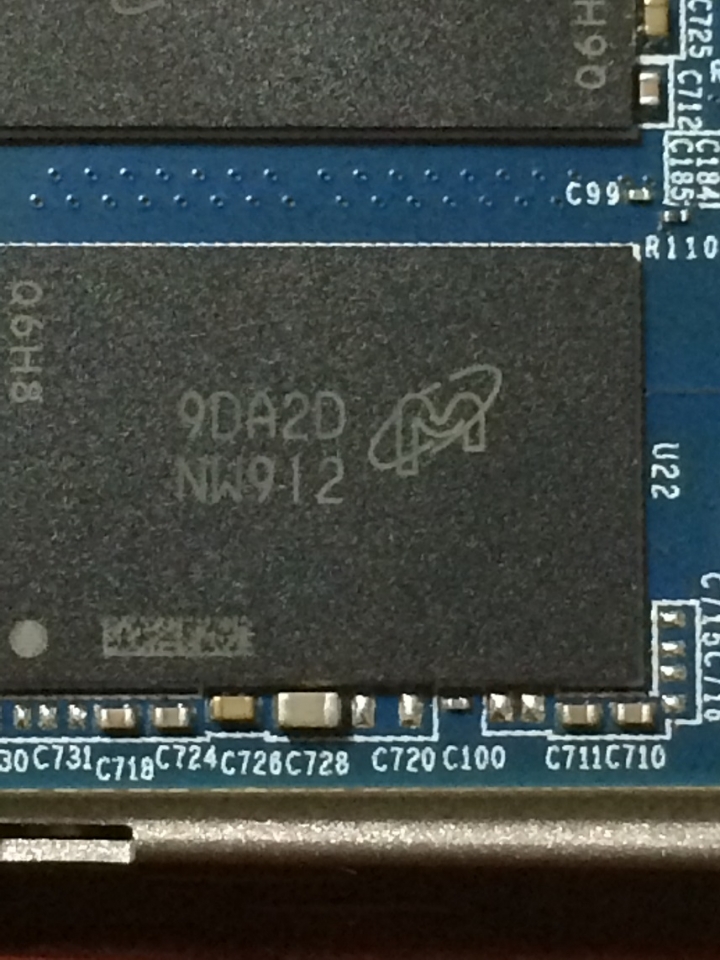 美光MX500 開蓋