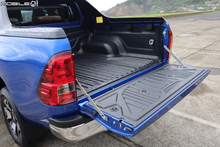 Toyota Hilux發表前試駕,名不虛傳的運動皮卡神車!